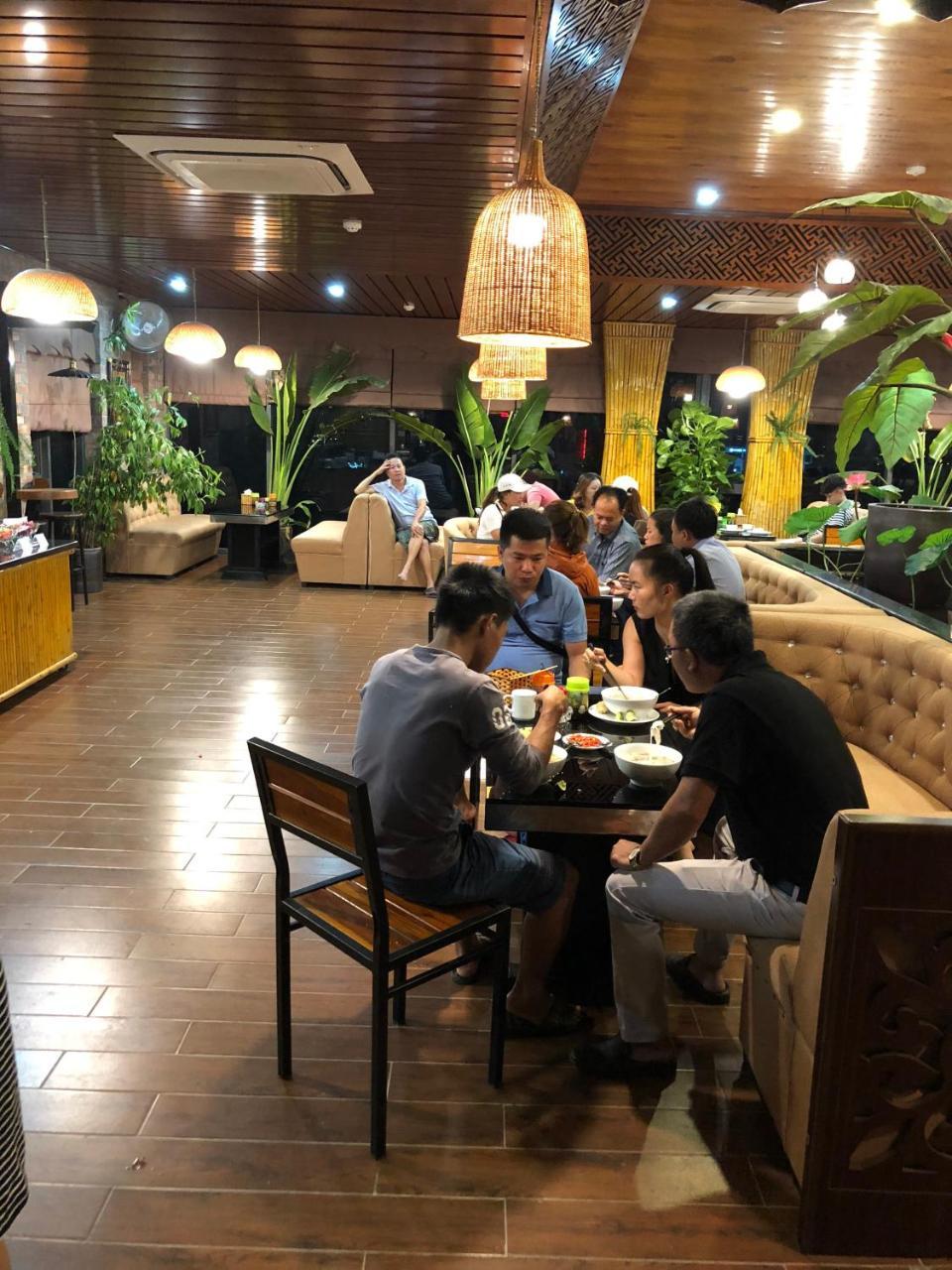 Kawasaki Noi Bai Airport Hotel Exterior foto